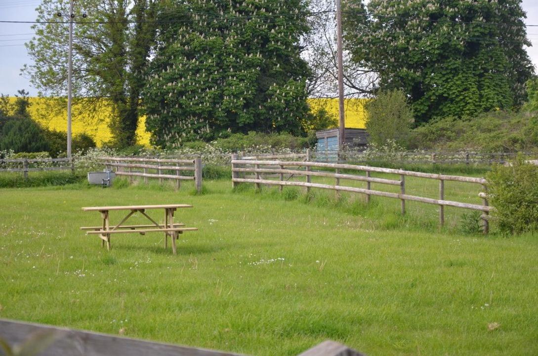 Stable Cottage Teffont Magna Экстерьер фото