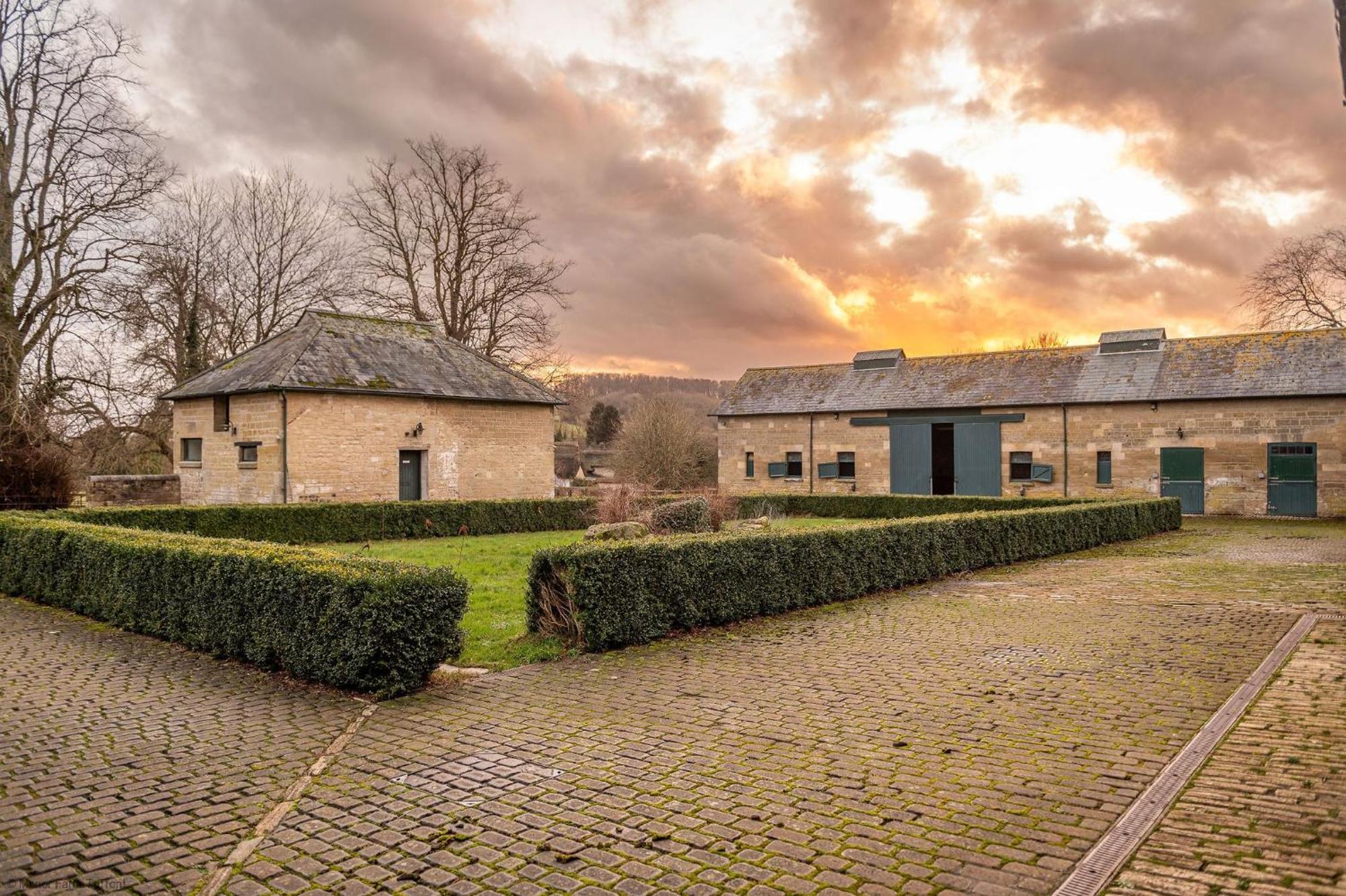 Stable Cottage Teffont Magna Экстерьер фото